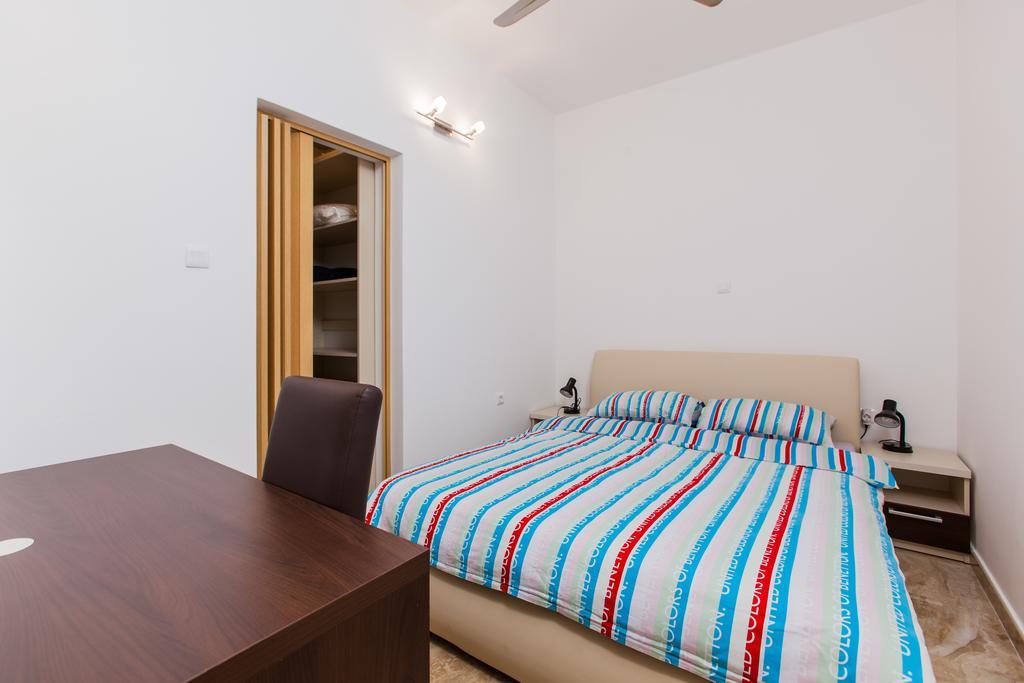 La Perla Apartments Sutivan Buitenkant foto
